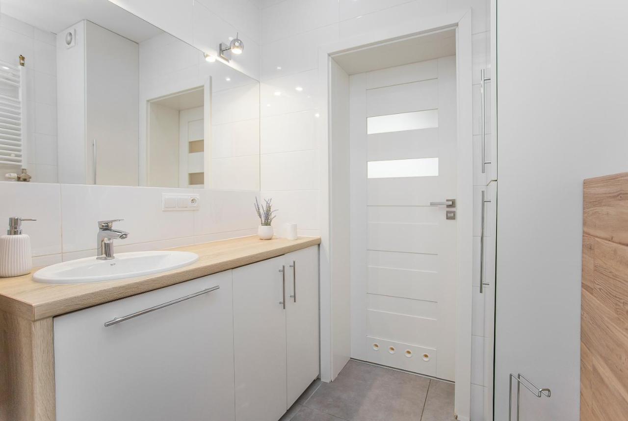 Urban Jungle Apartment In The City Center Białystok Esterno foto
